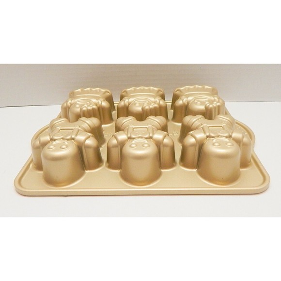 Nordic Ware Gingerbread Kids Cake Pan Bakeware Williams Sonoma - Picture 8 of 10
